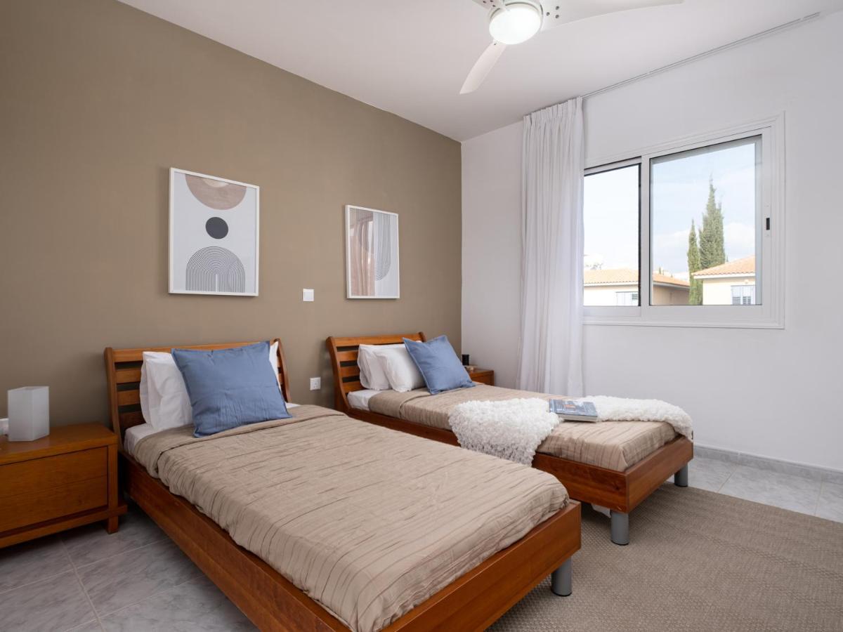 Nephele-Stylish 2Bd Townhouse In Kato Paphos Villa Exterior photo